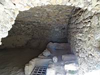 Chateau de Queribus, 3eme enceinte, Pt9, Petite salle voutee au dessus de la seconde citerne (2)